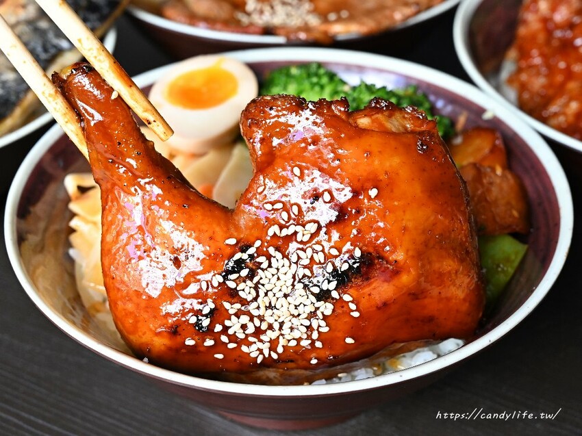 浪食堂火烤便當｜讓人一吃就回不去的火烤便當，現點現烤，醬烤入味，激推雞腿飯，雞腿好吃又大支～