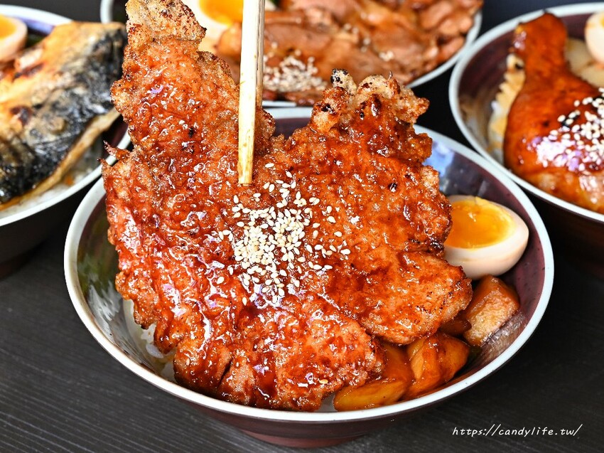 浪食堂火烤便當｜讓人一吃就回不去的火烤便當，現點現烤，醬烤入味，激推雞腿飯，雞腿好吃又大支～