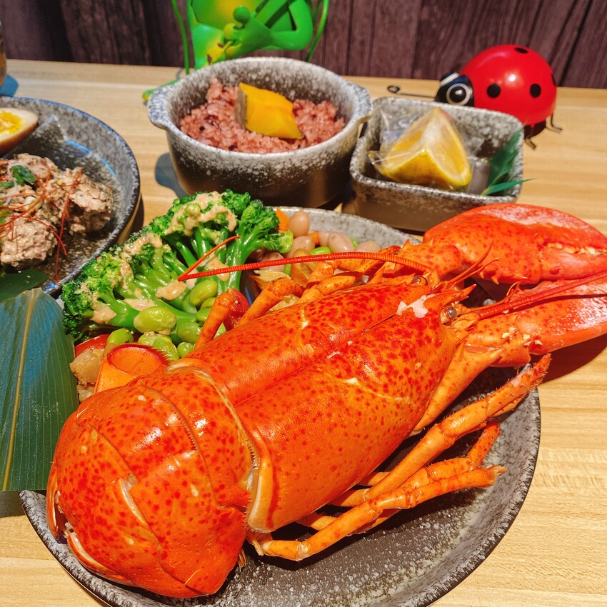 板橋隱藏版高CP值生魚片日式料理— 大家樂鮮魚舖，不用花大錢也可以享受日本進口的美味！超新鮮的口感吃一口