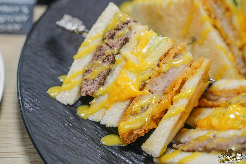 高雄宵夜場必朝聖、晚餐宵夜不孤單必吃日月私饗，手工特製餐點、暖心煲湯、招牌韓國炸醬麵、香甜地瓜可樂餅 - 跟著尼力吃喝玩樂＆親子生活