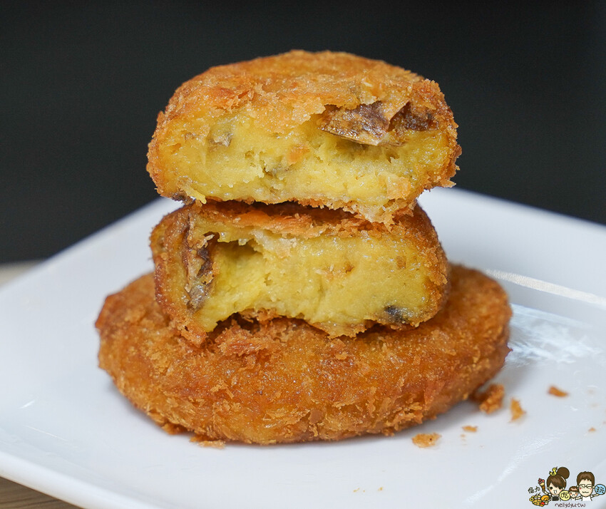 高雄宵夜場必朝聖、晚餐宵夜不孤單必吃日月私饗，手工特製餐點、暖心煲湯、招牌韓國炸醬麵、香甜地瓜可樂餅 - 跟著尼力吃喝玩樂＆親子生活