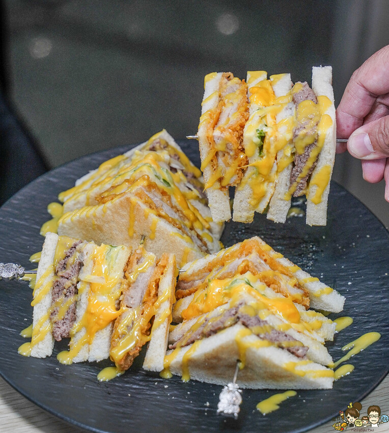 高雄宵夜場必朝聖、晚餐宵夜不孤單必吃日月私饗，手工特製餐點、暖心煲湯、招牌韓國炸醬麵、香甜地瓜可樂餅 - 跟著尼力吃喝玩樂＆親子生活