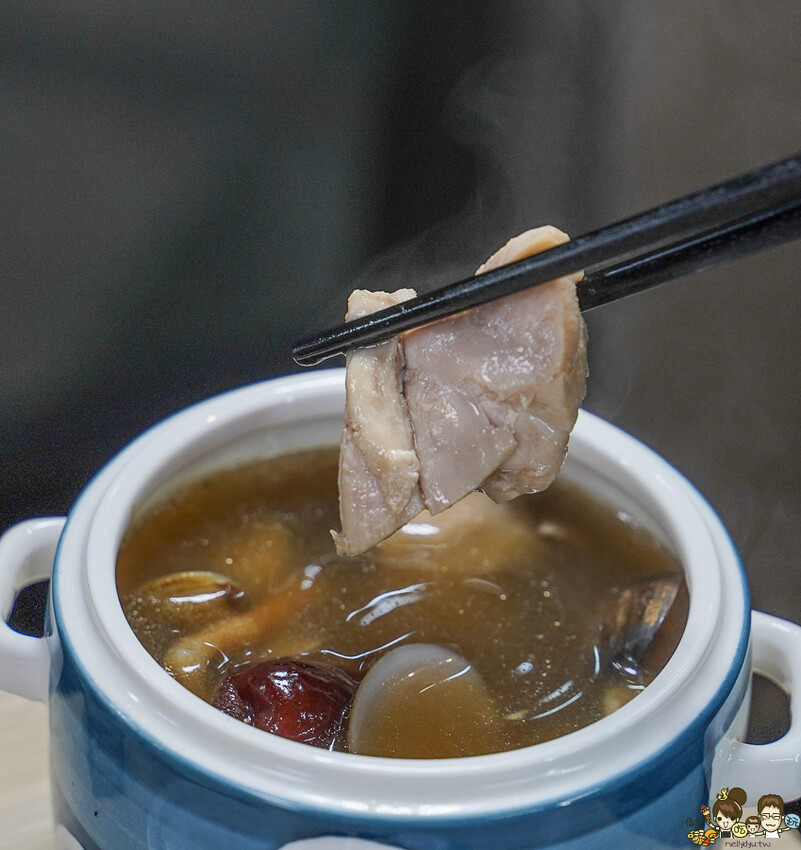 高雄宵夜場必朝聖、晚餐宵夜不孤單必吃日月私饗，手工特製餐點、暖心煲湯、招牌韓國炸醬麵、香甜地瓜可樂餅 - 跟著尼力吃喝玩樂＆親子生活