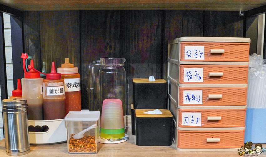 高雄宵夜場必朝聖、晚餐宵夜不孤單必吃日月私饗，手工特製餐點、暖心煲湯、招牌韓國炸醬麵、香甜地瓜可樂餅 - 跟著尼力吃喝玩樂＆親子生活