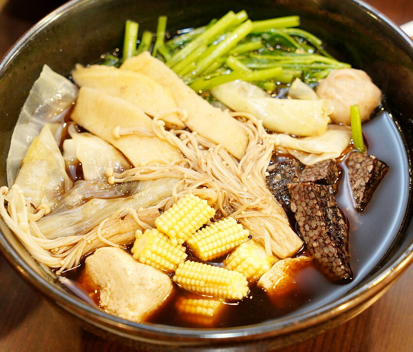 【桃園南崁】魯先生原滷滷味．老滷+中藥材很夠味，四種口味任選!