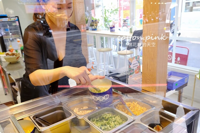 台中少見易開罐涼麵-晨希涼麵大推蛋蛋系列，台中第一家！ - 棉花糖的天空