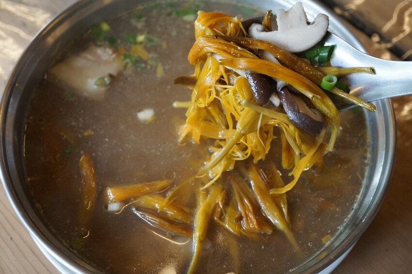 苗栗南庄鄉|二坪部落 那伊魯灣風味餐廳 原住民風味料理 石板烤肉DIY 隱身在深山的原住民風味餐|西莉亞玩樂人生 25.JPG