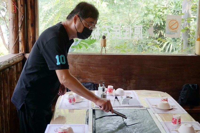 苗栗南庄鄉|二坪部落 那伊魯灣風味餐廳 原住民風味料理 石板烤肉DIY 隱身在深山的原住民風味餐|西莉亞玩樂人生 15.JPG