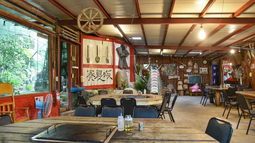 苗栗南庄鄉|二坪部落 那伊魯灣風味餐廳 原住民風味料理 石板烤肉DIY 隱身在深山的原住民風味餐|西莉亞玩樂人生 10.jpeg