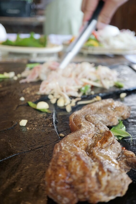 苗栗南庄鄉|二坪部落 那伊魯灣風味餐廳 原住民風味料理 石板烤肉DIY 隱身在深山的原住民風味餐|西莉亞玩樂人生 17.JPG