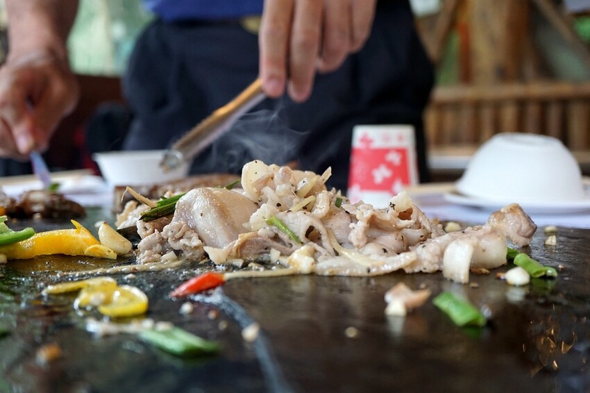 苗栗南庄鄉|二坪部落 那伊魯灣風味餐廳 原住民風味料理 石板烤肉DIY 隱身在深山的原住民風味餐|西莉亞玩樂人生 19.JPG