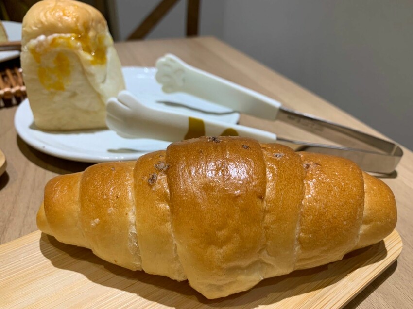 【板橋美食】新埔文青異國麵包店|欣旺麵包店 藍帶麵包師的超可愛麵包 愜意室內座位享受美好下午茶