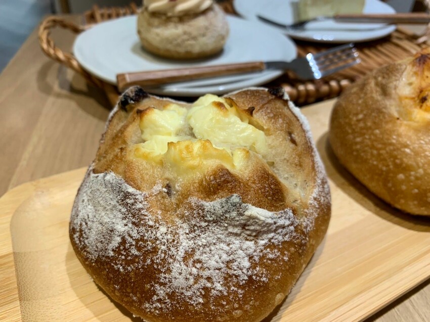 【板橋美食】新埔文青異國麵包店|欣旺麵包店 藍帶麵包師的超可愛麵包 愜意室內座位享受美好下午茶