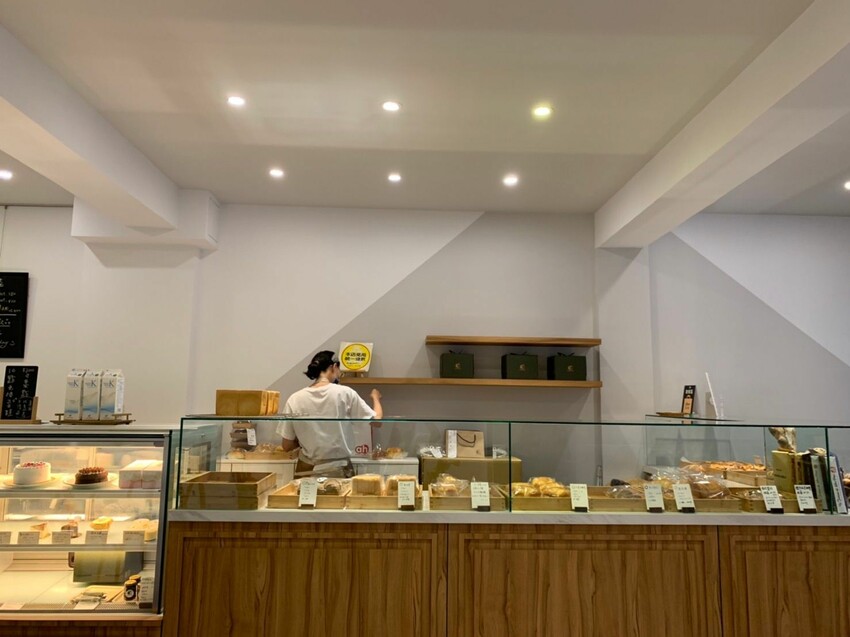 【板橋美食】新埔文青異國麵包店|欣旺麵包店 藍帶麵包師的超可愛麵包 愜意室內座位享受美好下午茶