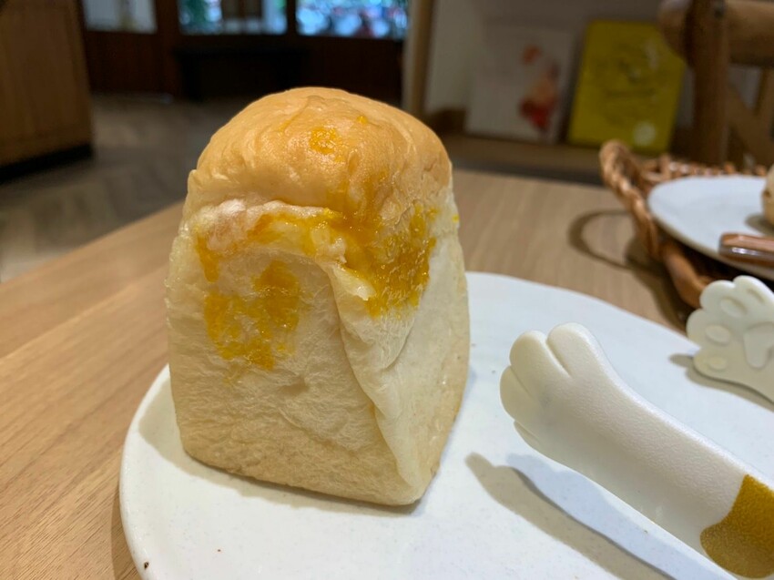 【板橋美食】新埔文青異國麵包店|欣旺麵包店 藍帶麵包師的超可愛麵包 愜意室內座位享受美好下午茶