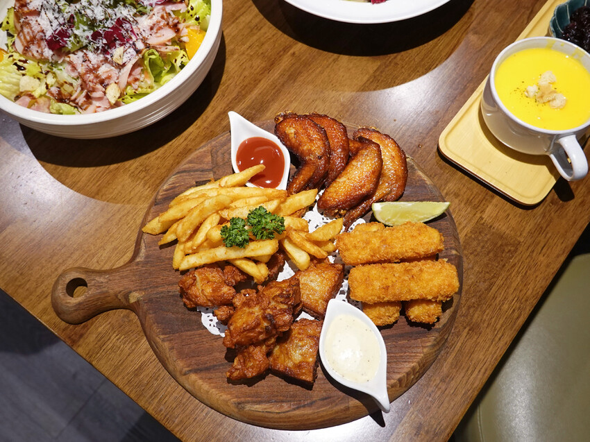 台北市中正區台北中正—THE CAFÉ BY 想|將國家戲劇院的藝文氣息化身餐桌上的美食饗宴|中正紀念堂、兩廳院