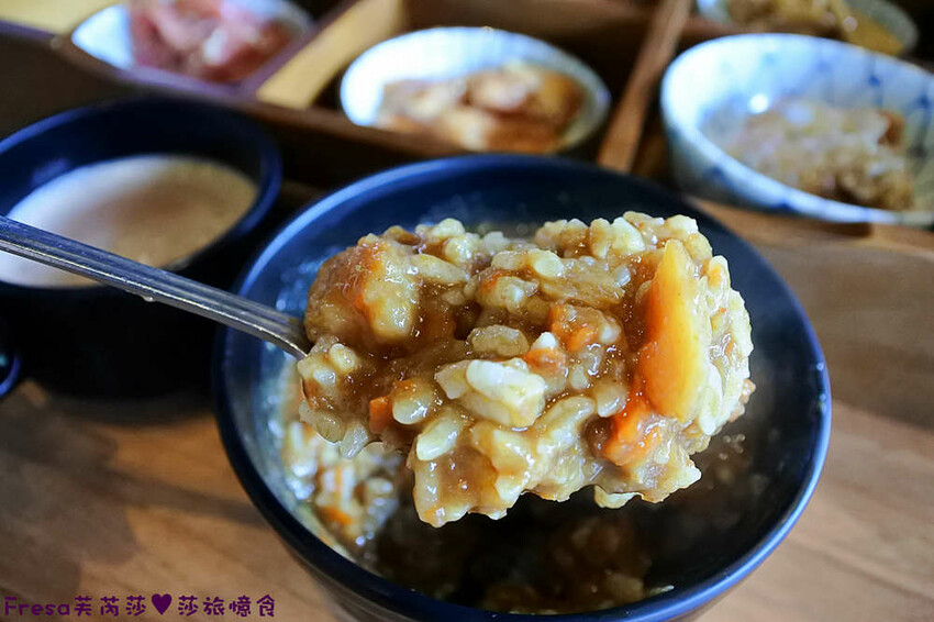 嘉義燒烤吃到飽【激安•焼肉道樂】海鮮牛肉大升級!六宮格肉盤超吸睛!炸物串燒熟食任你吃│嘉義蘭潭│嘉義聚