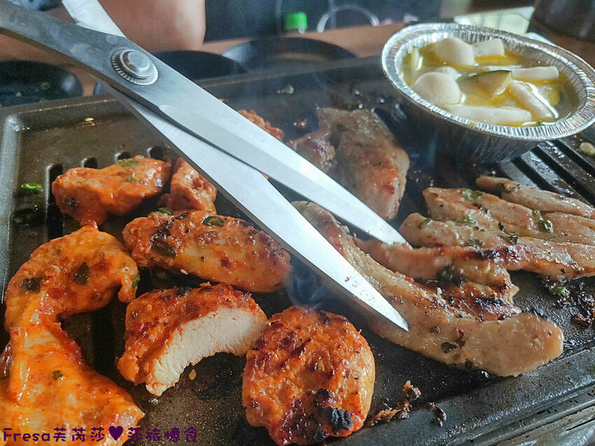 嘉義燒烤吃到飽【激安•焼肉道樂】海鮮牛肉大升級!六宮格肉盤超吸睛!炸物串燒熟食任你吃│嘉義蘭潭│嘉義聚