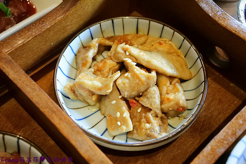 嘉義燒烤吃到飽【激安•焼肉道樂】海鮮牛肉大升級!六宮格肉盤超吸睛!炸物串燒熟食任你吃│嘉義蘭潭│嘉義聚