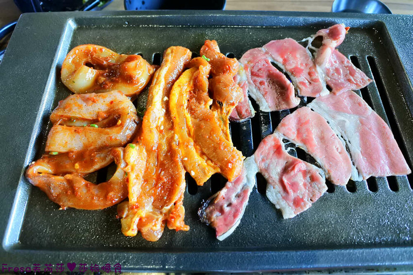 嘉義燒烤吃到飽【激安•焼肉道樂】海鮮牛肉大升級!六宮格肉盤超吸睛!炸物串燒熟食任你吃│嘉義蘭潭│嘉義聚