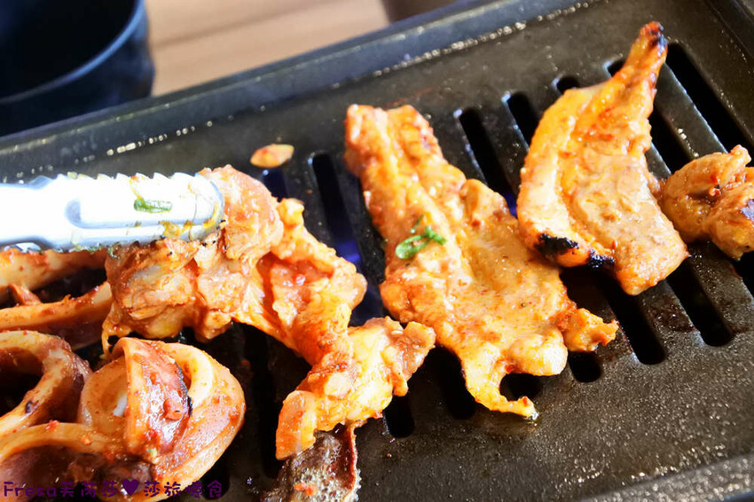 嘉義燒烤吃到飽【激安•焼肉道樂】海鮮牛肉大升級!六宮格肉盤超吸睛!炸物串燒熟食任你吃│嘉義蘭潭│嘉義聚