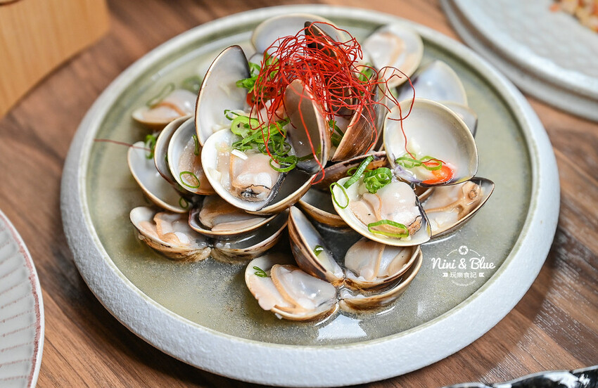 知戶酒食 |台中逢甲日式居酒屋，深夜巷弄裡的老宅宵夜美食，有老闆敲鐘請客活動 @Nini and Blue  玩樂食記