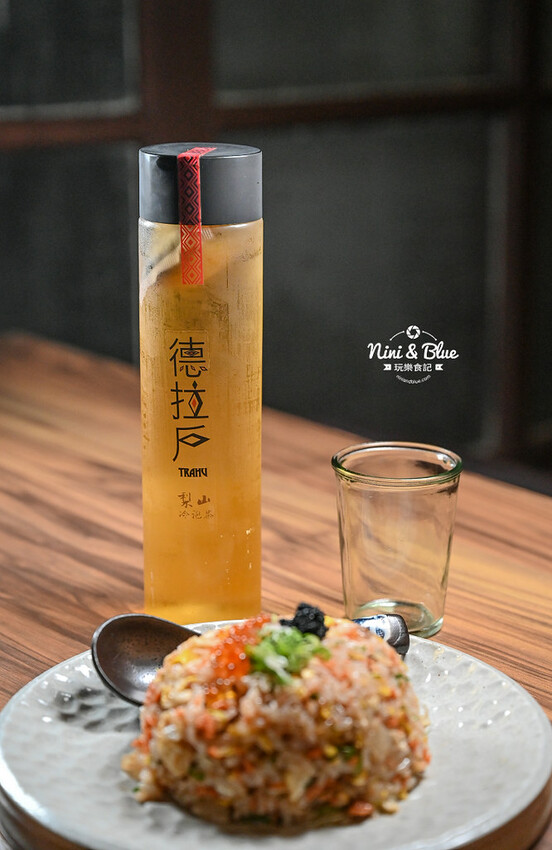 知戶酒食 |台中逢甲日式居酒屋，深夜巷弄裡的老宅宵夜美食，有老闆敲鐘請客活動 @Nini and Blue  玩樂食記