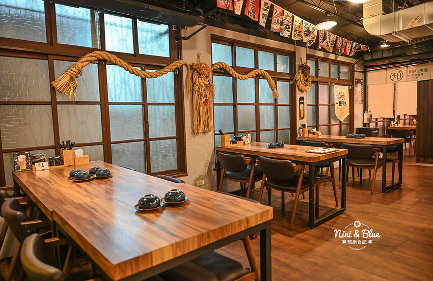 知戶酒食 |台中逢甲日式居酒屋，深夜巷弄裡的老宅宵夜美食，有老闆敲鐘請客活動 @Nini and Blue  玩樂食記