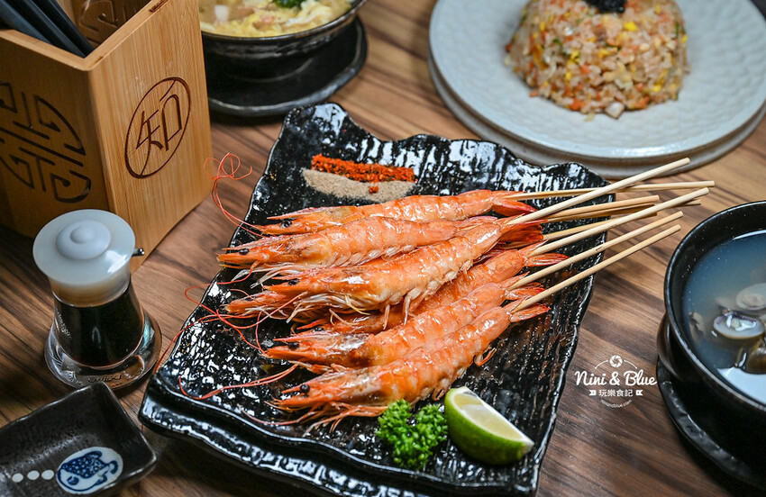 知戶酒食 |台中逢甲日式居酒屋，深夜巷弄裡的老宅宵夜美食，有老闆敲鐘請客活動 @Nini and Blue  玩樂食記