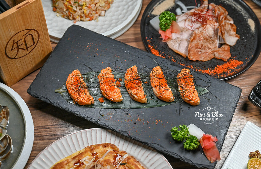 知戶酒食 |台中逢甲日式居酒屋，深夜巷弄裡的老宅宵夜美食，有老闆敲鐘請客活動 @Nini and Blue  玩樂食記