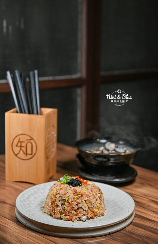 知戶酒食 |台中逢甲日式居酒屋，深夜巷弄裡的老宅宵夜美食，有老闆敲鐘請客活動 @Nini and Blue  玩樂食記