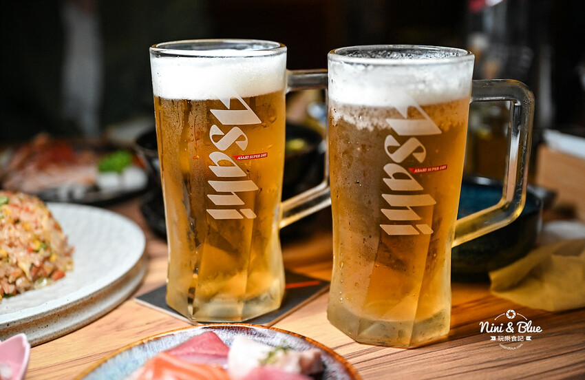 知戶酒食 |台中逢甲日式居酒屋，深夜巷弄裡的老宅宵夜美食，有老闆敲鐘請客活動 @Nini and Blue  玩樂食記