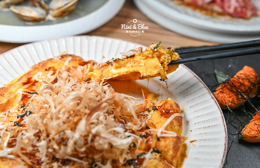 知戶酒食 |台中逢甲日式居酒屋，深夜巷弄裡的老宅宵夜美食，有老闆敲鐘請客活動 @Nini and Blue  玩樂食記