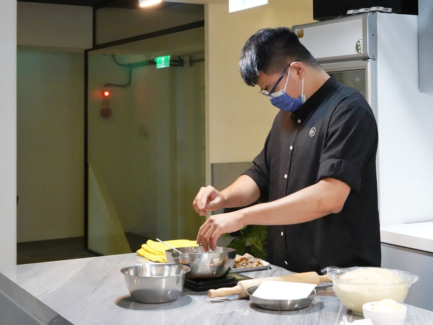 台北中山—Agitation風潮咖啡｜肉桂捲新秀參戰 黑糖肉桂淋醬濕潤甜香入口｜行天宮