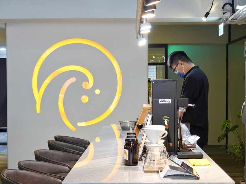 台北中山—Agitation風潮咖啡｜肉桂捲新秀參戰 黑糖肉桂淋醬濕潤甜香入口｜行天宮