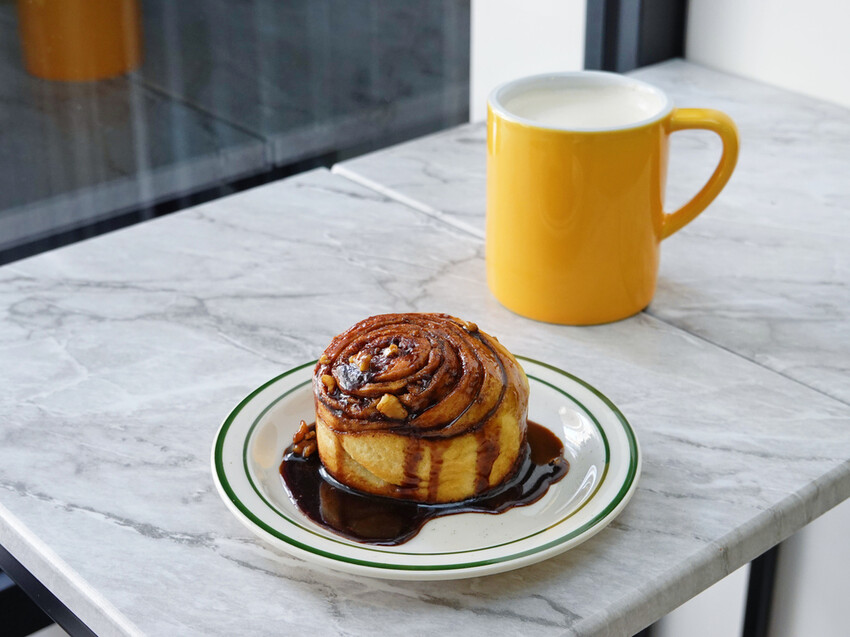 台北中山—Agitation風潮咖啡｜肉桂捲新秀參戰 黑糖肉桂淋醬濕潤甜香入口｜行天宮