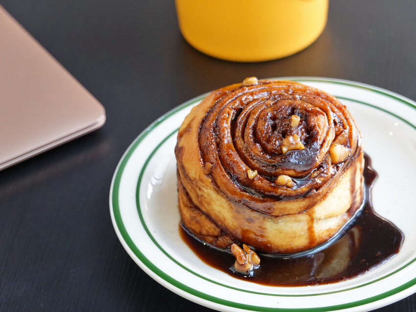 台北中山—Agitation風潮咖啡｜肉桂捲新秀參戰 黑糖肉桂淋醬濕潤甜香入口｜行天宮