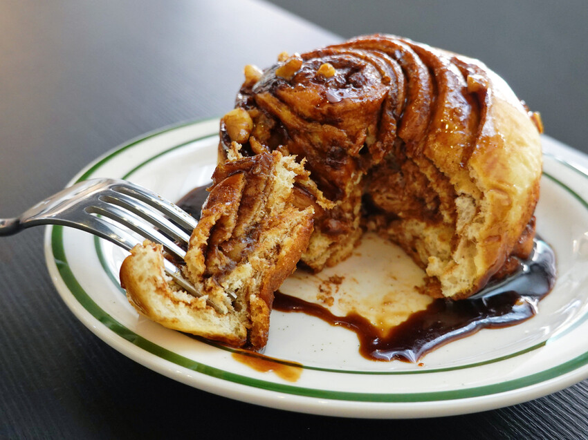 台北中山—Agitation風潮咖啡｜肉桂捲新秀參戰 黑糖肉桂淋醬濕潤甜香入口｜行天宮