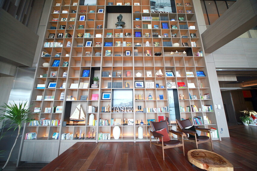 吃。高雄美食｜前鎮區。「飛裊 tea saloon」承億酒店25樓最美茶沙龍，置身在人文空間品茗俯瞰高雄港超舒暢