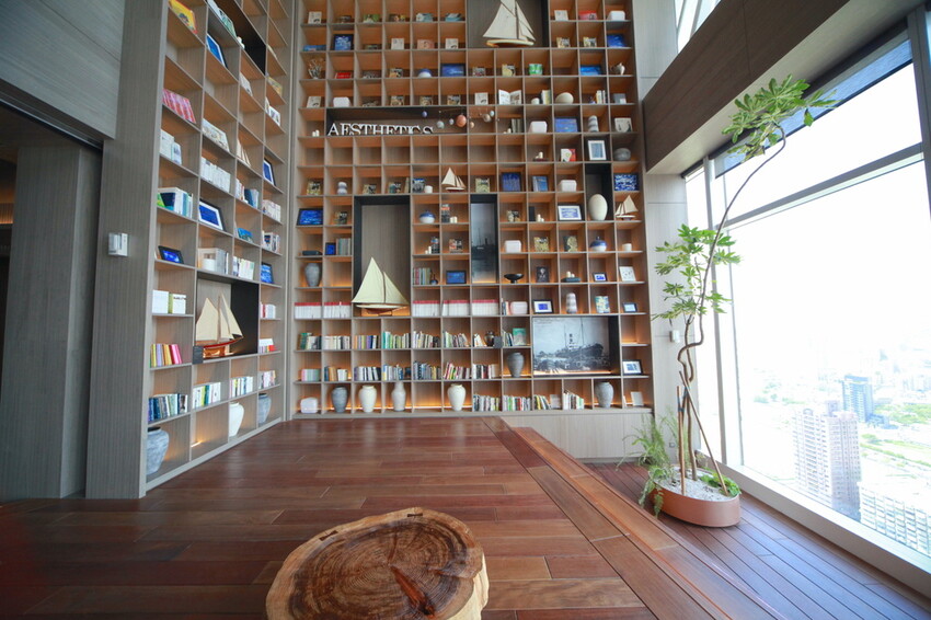 吃。高雄美食｜前鎮區。「飛裊 tea saloon」承億酒店25樓最美茶沙龍，置身在人文空間品茗俯瞰高雄港超舒暢