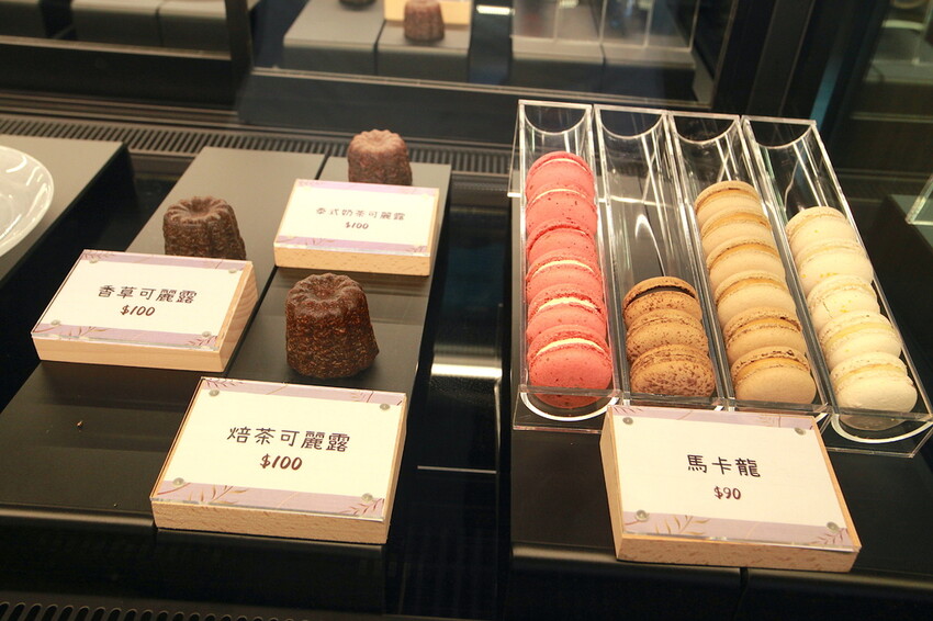 吃。高雄美食｜前鎮區。「飛裊 tea saloon」承億酒店25樓最美茶沙龍，置身在人文空間品茗俯瞰高雄港超舒暢