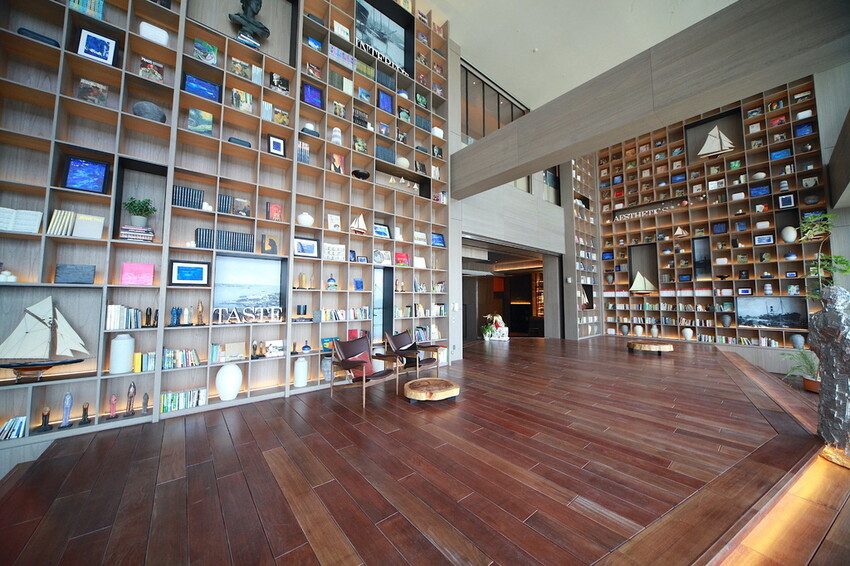 吃。高雄美食｜前鎮區。「飛裊 tea saloon」承億酒店25樓最美茶沙龍，置身在人文空間品茗俯瞰高雄港超舒暢