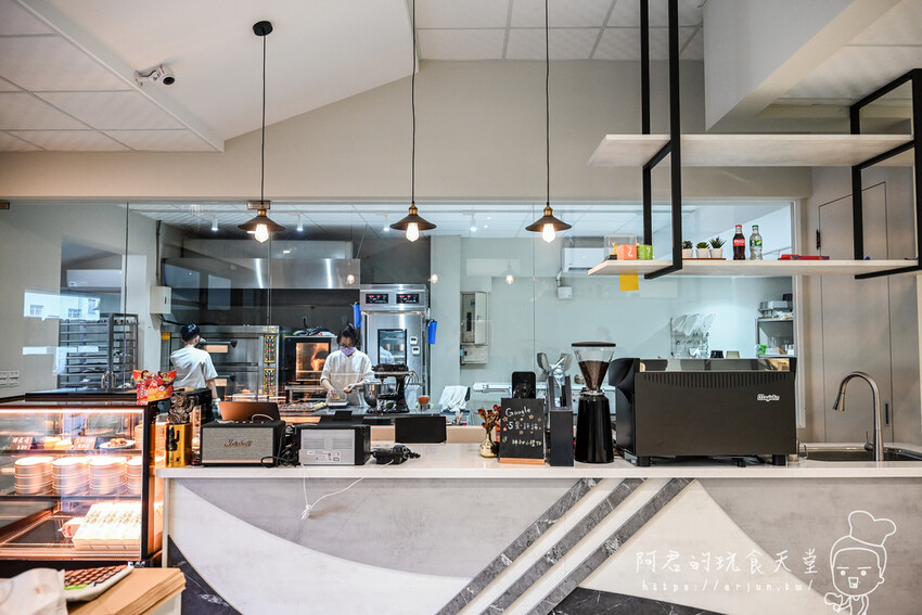 【台中】J.L.手作烘焙｜台灣首家融合在地紅土鹹鴨蛋與麵包西餅的烘焙坊 » 阿君的玩食天堂