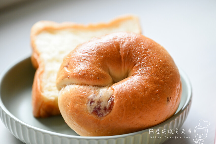 【台中】J.L.手作烘焙｜台灣首家融合在地紅土鹹鴨蛋與麵包西餅的烘焙坊 » 阿君的玩食天堂