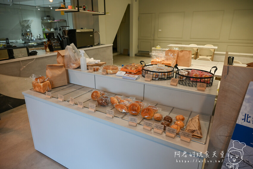 【台中】J.L.手作烘焙｜台灣首家融合在地紅土鹹鴨蛋與麵包西餅的烘焙坊 » 阿君的玩食天堂