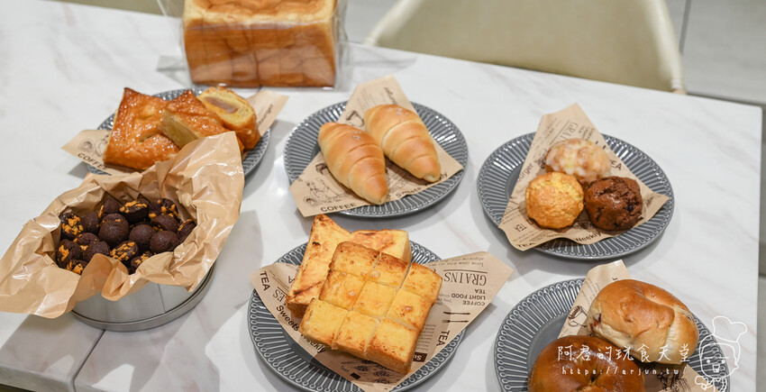 【台中】J.L.手作烘焙｜台灣首家融合在地紅土鹹鴨蛋與麵包西餅的烘焙坊 » 阿君的玩食天堂