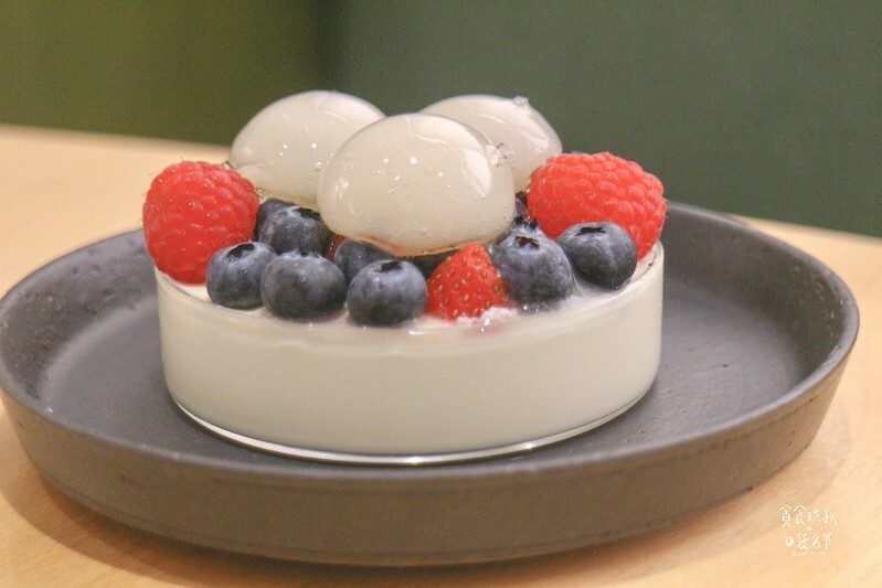 台南中西｜台北人氣甜點於台南回歸！創意法式甜點宛如藝術品，依舊美味擁有一定水準｜河床甜點Pâtisserie Rivière