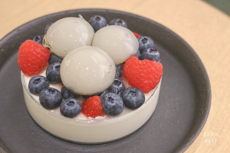 台南中西｜台北人氣甜點於台南回歸！創意法式甜點宛如藝術品，依舊美味擁有一定水準｜河床甜點Pâtisserie Rivière