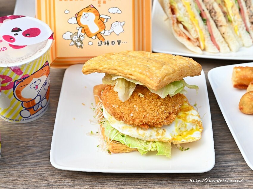 弘爺漢堡聯名白爛貓,活動期間消費滿額即贈刮刮卡,價值百萬豪禮大FUN送,還有超多款白爛貓周邊商品~