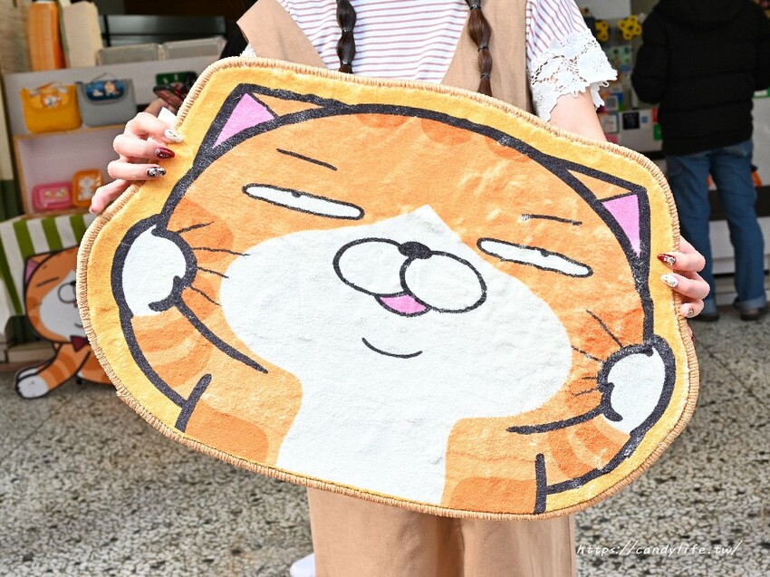 弘爺漢堡聯名白爛貓,活動期間消費滿額即贈刮刮卡,價值百萬豪禮大FUN送,還有超多款白爛貓周邊商品~